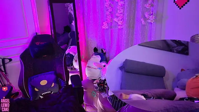 دردشة Angel-Lewd-Cake الجنسية المباشرة