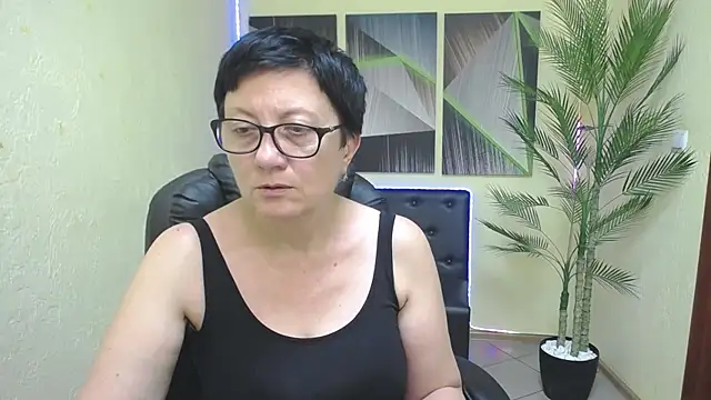 EmilyL0ve's Live XXX Chat
