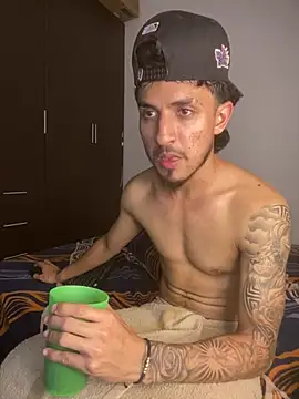 Kriss_Edwards' Live XXX Chat