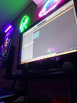 chronic_vibez's Live XXX Chat