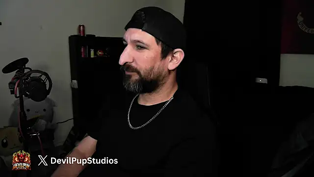 DevilPup75_ élő XXX-chatje