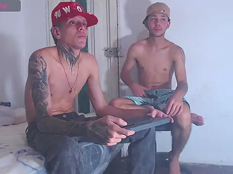 gabriel_reyes21's Live XXX Chat