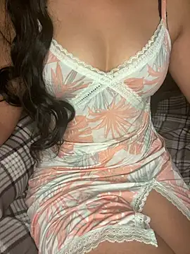 ROUUH Adlı Modelin Canlı XXX Sohbeti