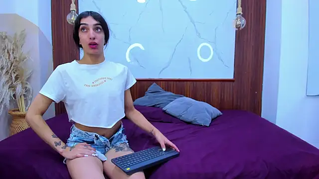 Loversinfire2's Live XXX Chat