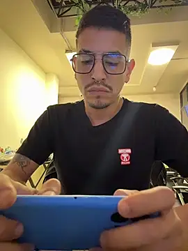 Chat +18 de Juann-cock ao vivo