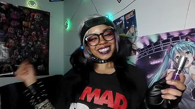 nerdyhotgoth's Live XXX Chat