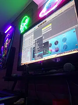 chronic_vibez's Live XXX Chat