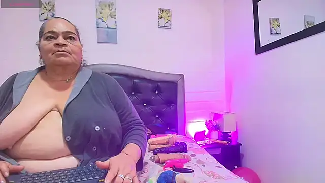 Chat XXX en directo de QueenMatturex