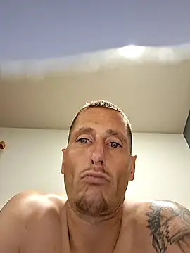 Chatroom XXX en direct de majestic4u