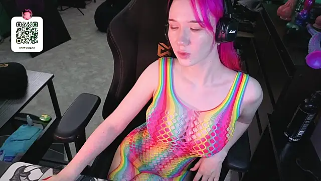 Maya_Viola élő XXX-chatje
