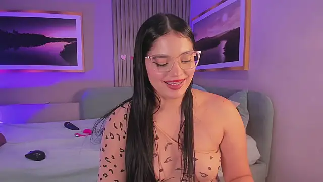 Hailey-Fox's Live XXX Chat