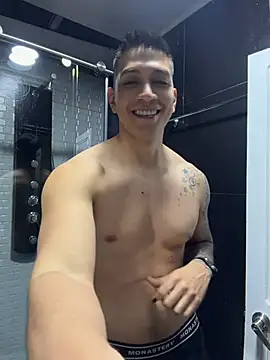OliverWest04 XXX чат на живо