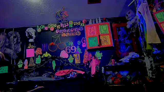 Splash_Queen420 Adlı Modelin Canlı XXX Sohbeti