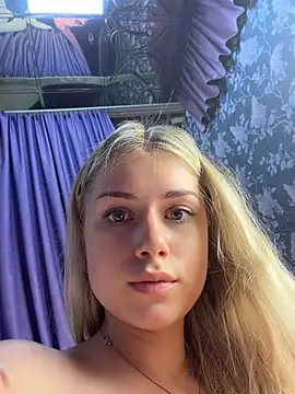 Chatroom XXX en direct de NinaVerse