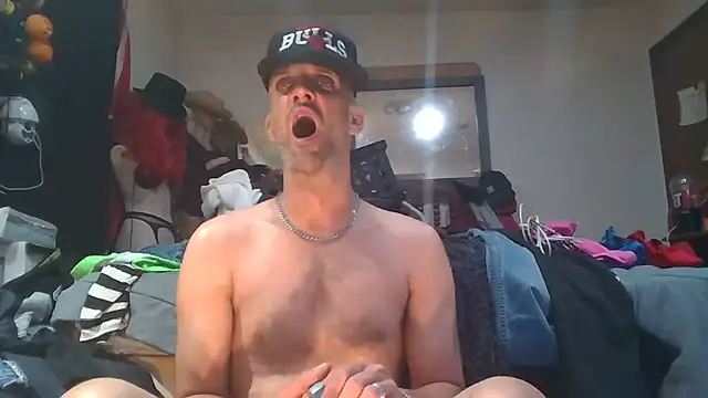צ'אט XXX בשידור חי של slinginbigD