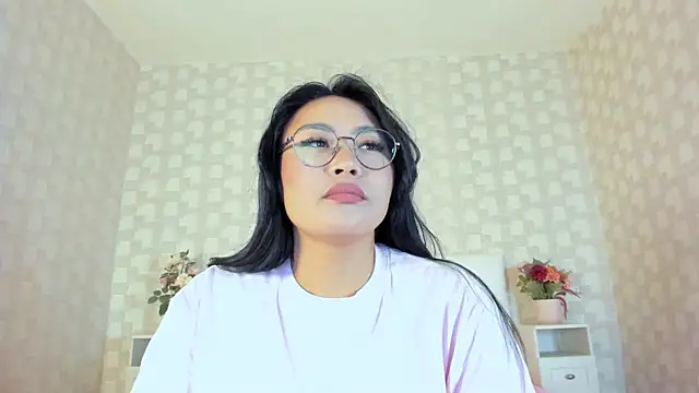 NatsumiHun's Live XXX Chat
