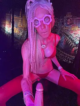 1NikiVegas' Live XXX Chat