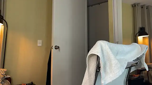 xSelena's Live XXX Chat