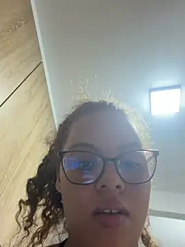 AlesiaCooper Chat XXX in diretta
