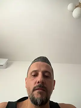 XXX chat uživo modela InsaneMattt