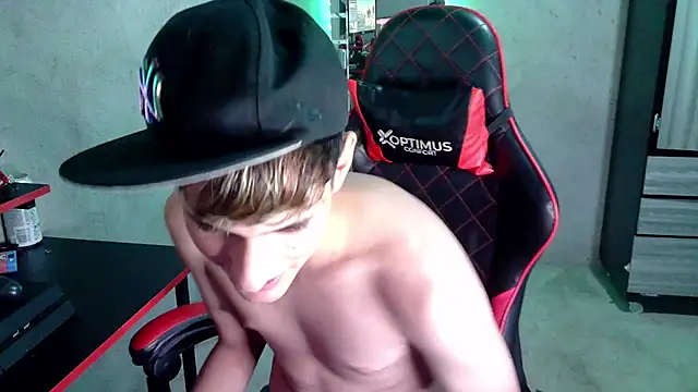 צ'אט XXX בשידור חי של Pablito_Junior11