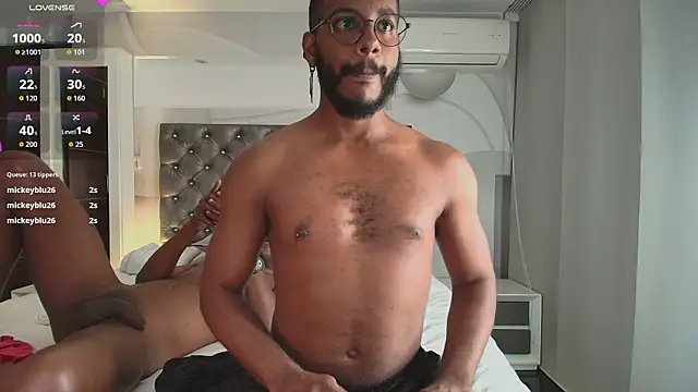 Chat XXX en directo de DereckandJakee