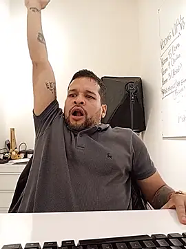 צ'אט XXX בשידור חי של LucasGaeel
