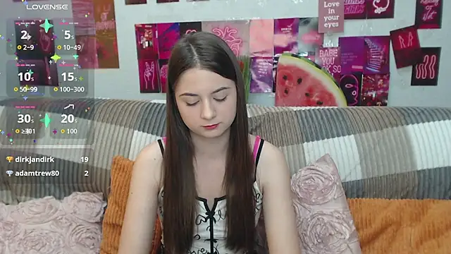 צ'אט XXX בשידור חי של MilanaRoza