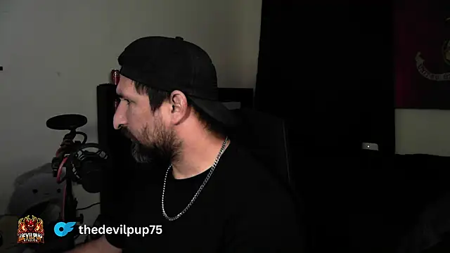 Chatroom XXX en direct de DevilPup75_