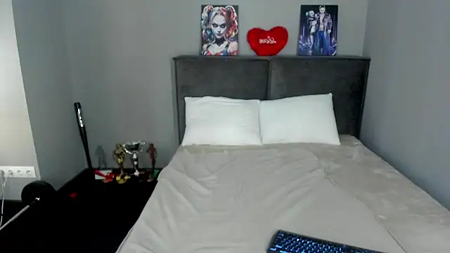 MuscleXXXBarbie's Live XXX Chat