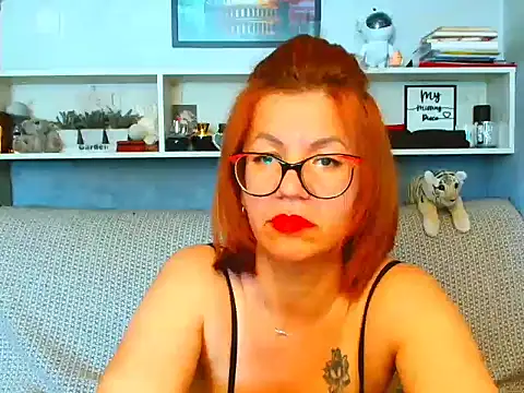 Natali3855 Adlı Modelin Canlı XXX Sohbeti