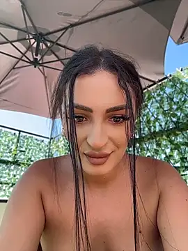 VictoriaLanes Chat XXX live