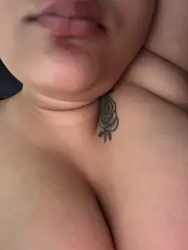 Pink_BabyDoll élő XXX-chatje