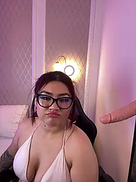 julieta_wildblood Adlı Modelin Canlı XXX Sohbeti
