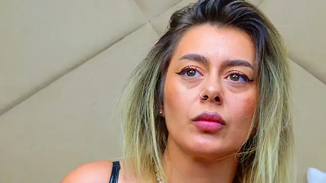 ChloeFrost Chat XXX live