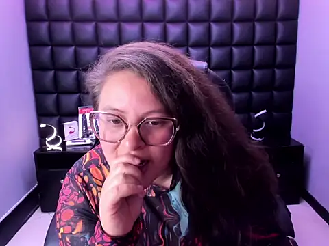SaraThonson_ Chat XXX in diretta