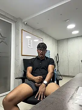 Chatroom XXX en direct de alekzamo