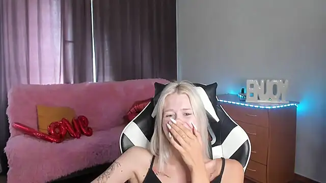 BlondyLedy Live XXX-chat