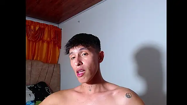 rowanbig Chat XXX live