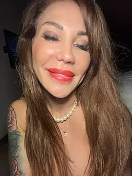 Golden__PollyX Adlı Modelin Canlı XXX Sohbeti
