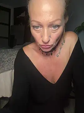 MilfOfDreams' Live XXX Chat