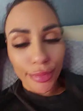 KatiaDivine Chat XXX live