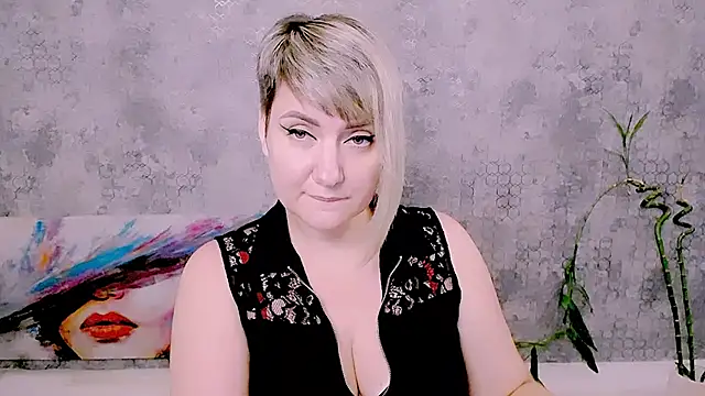Djullia Live XXX-Chat