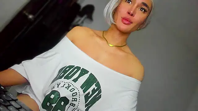 MistressNextDoor_: απευθείας συνομιλία ΧΧΧ
