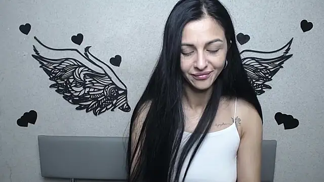 EvaClarkk Adlı Modelin Canlı XXX Sohbeti