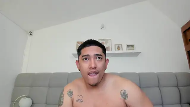 erotic_sins' Live XXX Chat
