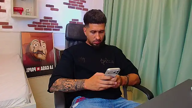 Онлайн чат XXX LoganStroud
