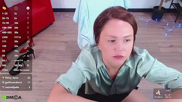 צ'אט XXX בשידור חי של VickyGolden