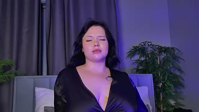 KittyNuarr লাইভ XXX চ্যাট