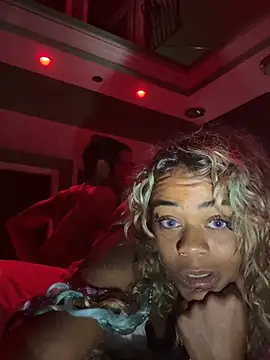 XXX chat uživo modela FetishFaeBae